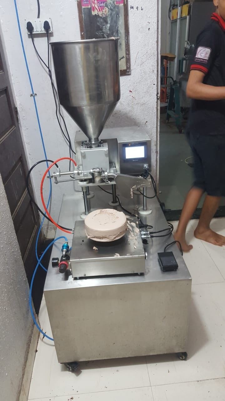 Cheese Spreading Machine