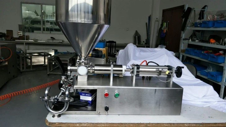 Cake Filling and Depositing Machine (1)